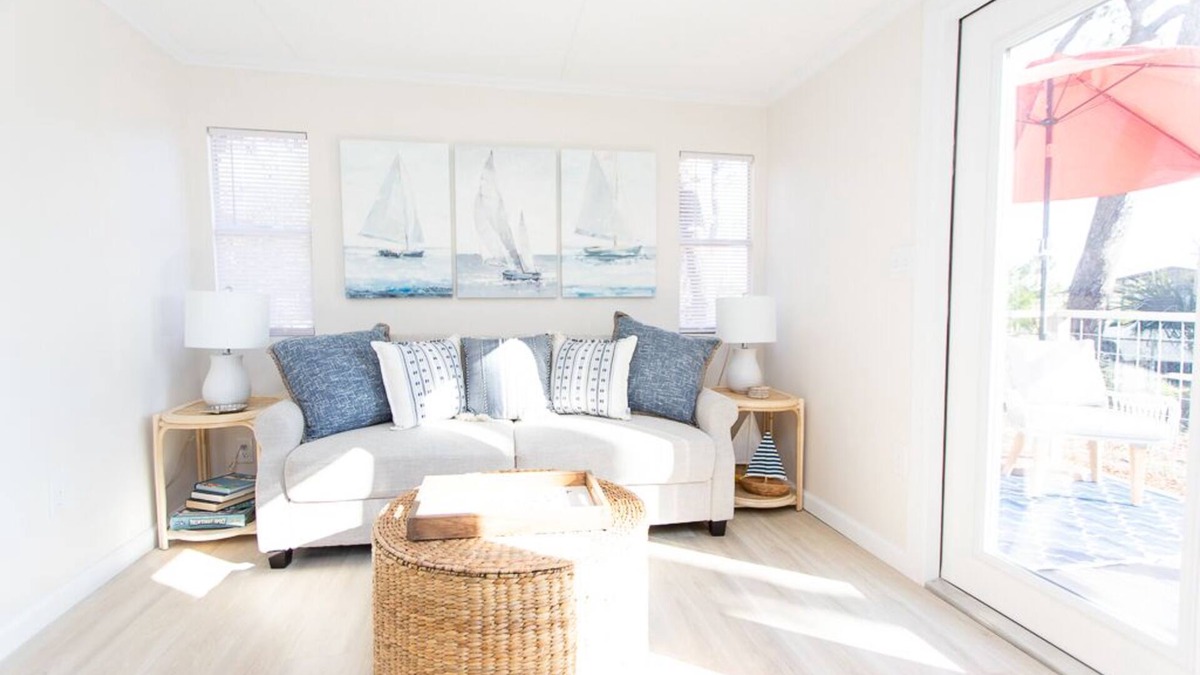 Palm Coast Cottage | Seagrass Cottage I-steps to Atlantic Ocean & Intracoastal Waterway