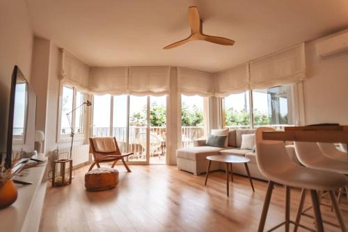 Blanes Apartment | SeaHomes Vacations - Seafront Brand New Apt with PKG