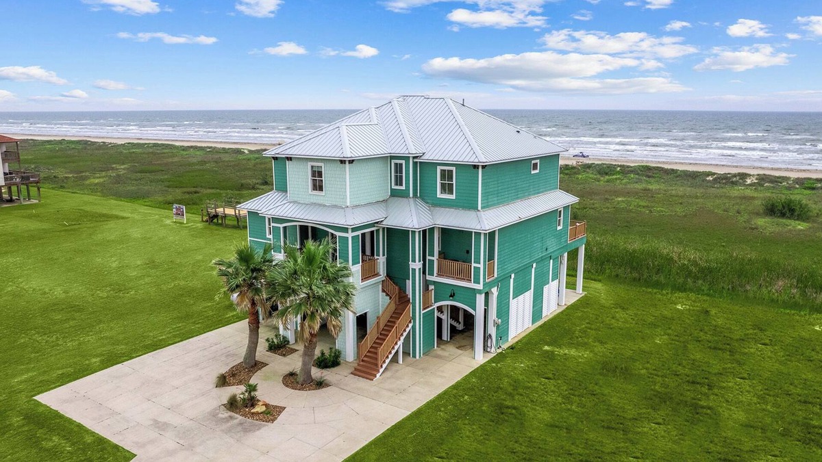 Freeport House | Seahorse Beachfront Model - Luxury 5 Bed/5 Bath with Elevator & Cabana Service