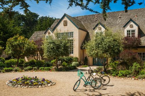 Moss Beach Hotel | Seal Cove Inn
