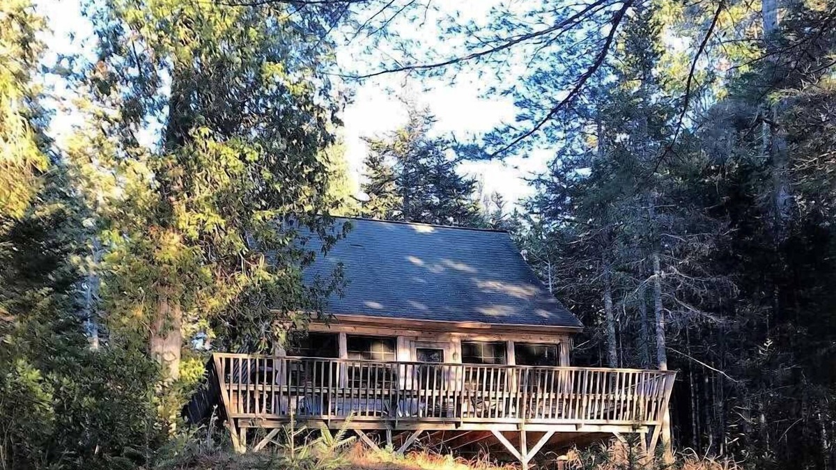 Mount Desert Cabin | Seal Rock - crafted cabin on the water near Acadia and Bar Harbor