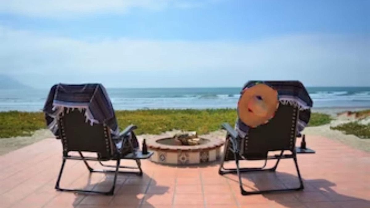 Lengueta Arenosa House | Searenity Keep an eye on kids. You: on patio with a refreshing beverage.