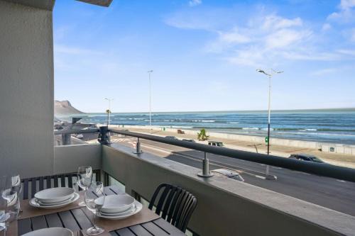 Strand Apartment | Searenity Tides by Host Agents