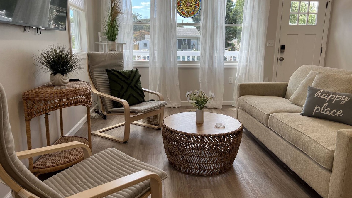 Villas Cottage | Seas the Day by the Bay with Spectacular Sunsets!