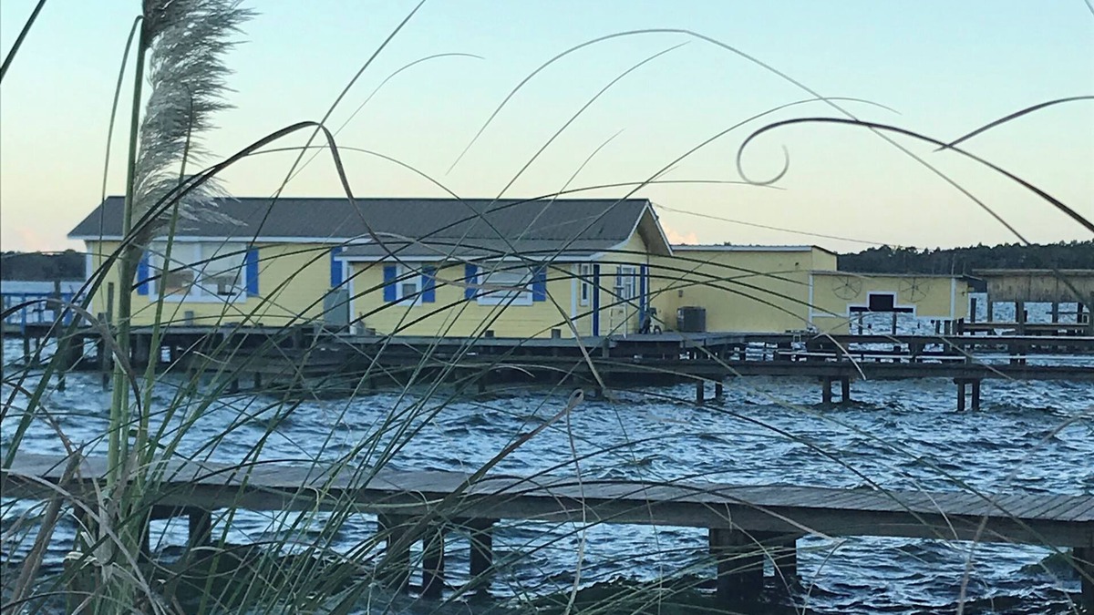 Crescent City Cottage | Seas the Day Cottage is built over the water for fantastic fishing & lake views.