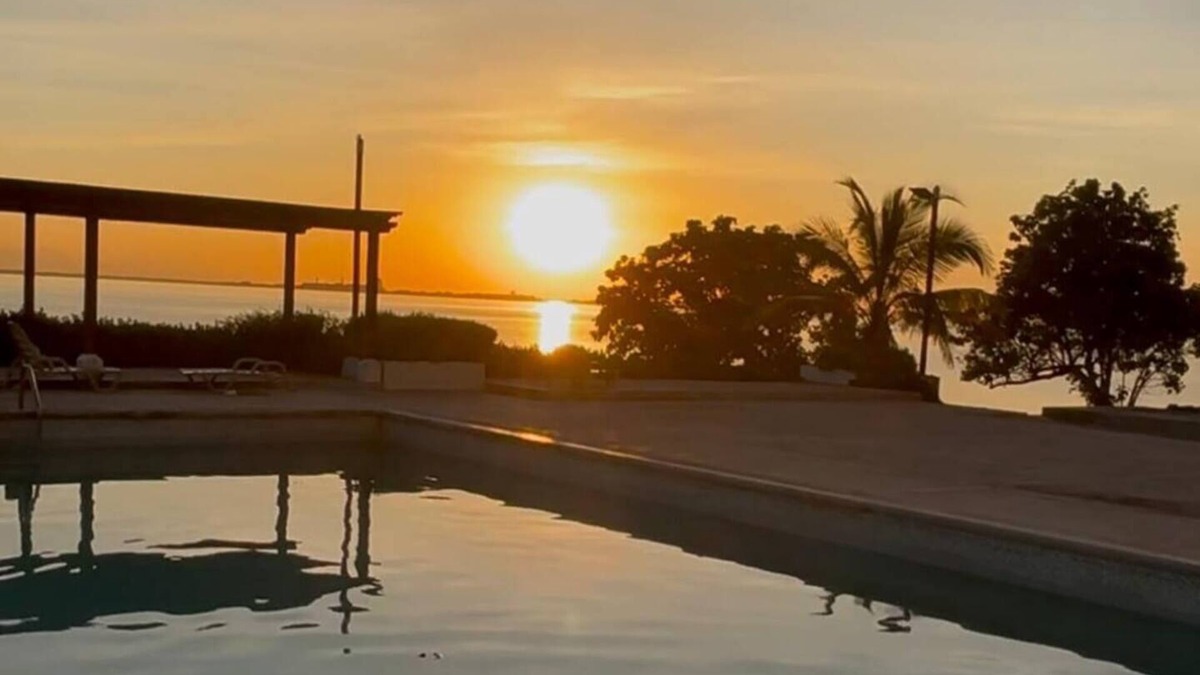 Portmore Condo | “Seas the Day.”Cozy Beachfront escape in Portmore.