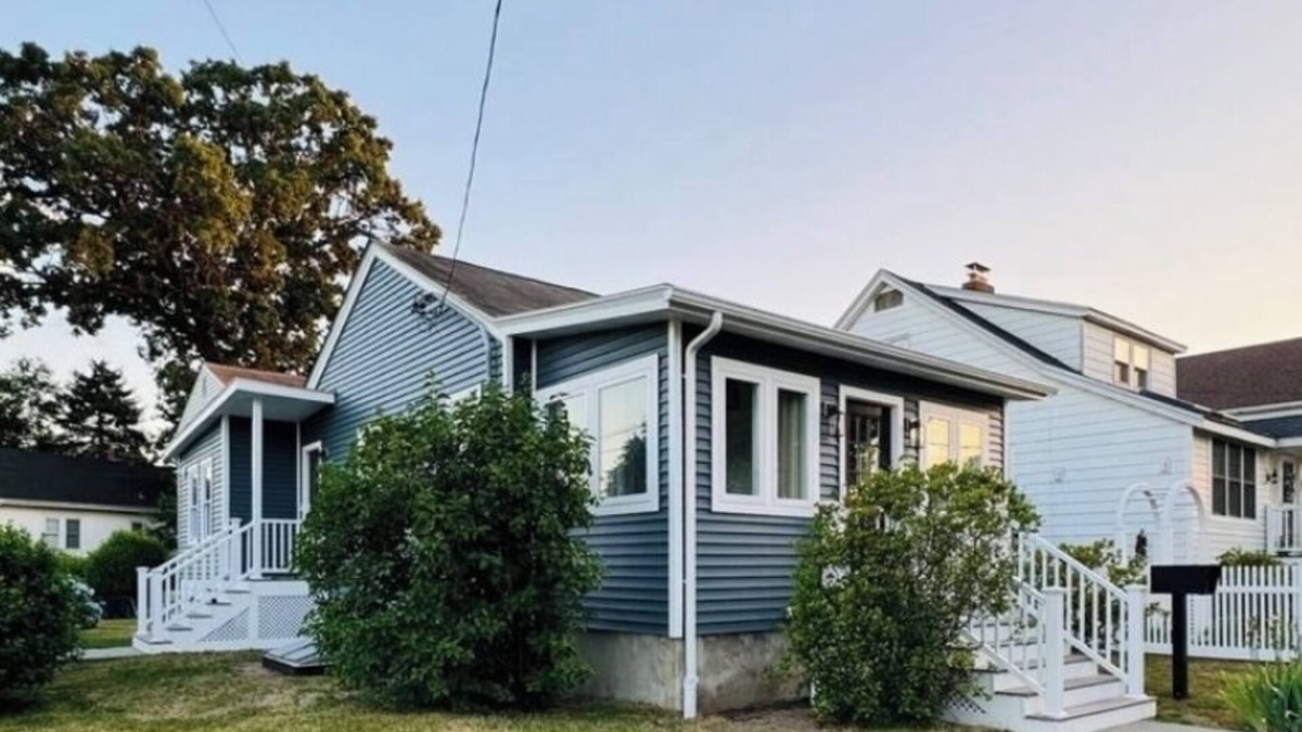 Cove - East Side - Shippan House | Seashell Bungalow - 3 Bed - Bath - Beach Housennn