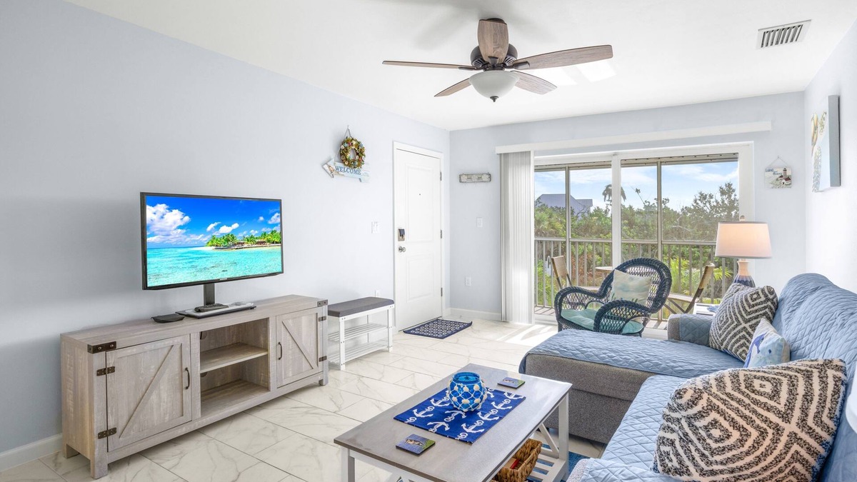 Sanibel Condo | SeaShells Unit 44 – Soothing Coastal 2BR/2BA with Pool & Easy Beach Access