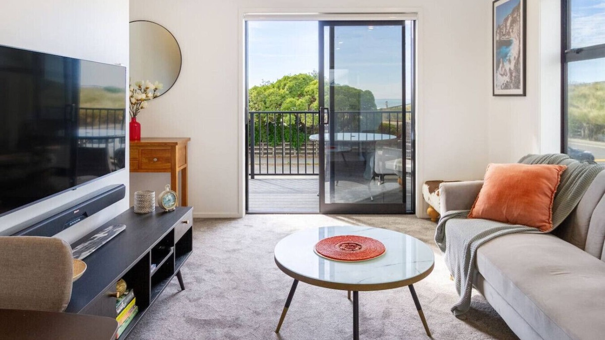 New Brighton Apartment | Seaside 2 Bed 2 Bath Haven Short Walk to the Beach