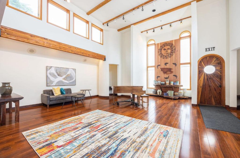 El Granada Villa | Seaside Art Gallery Loft Inspire Your Creativity with Breathtaking Views!