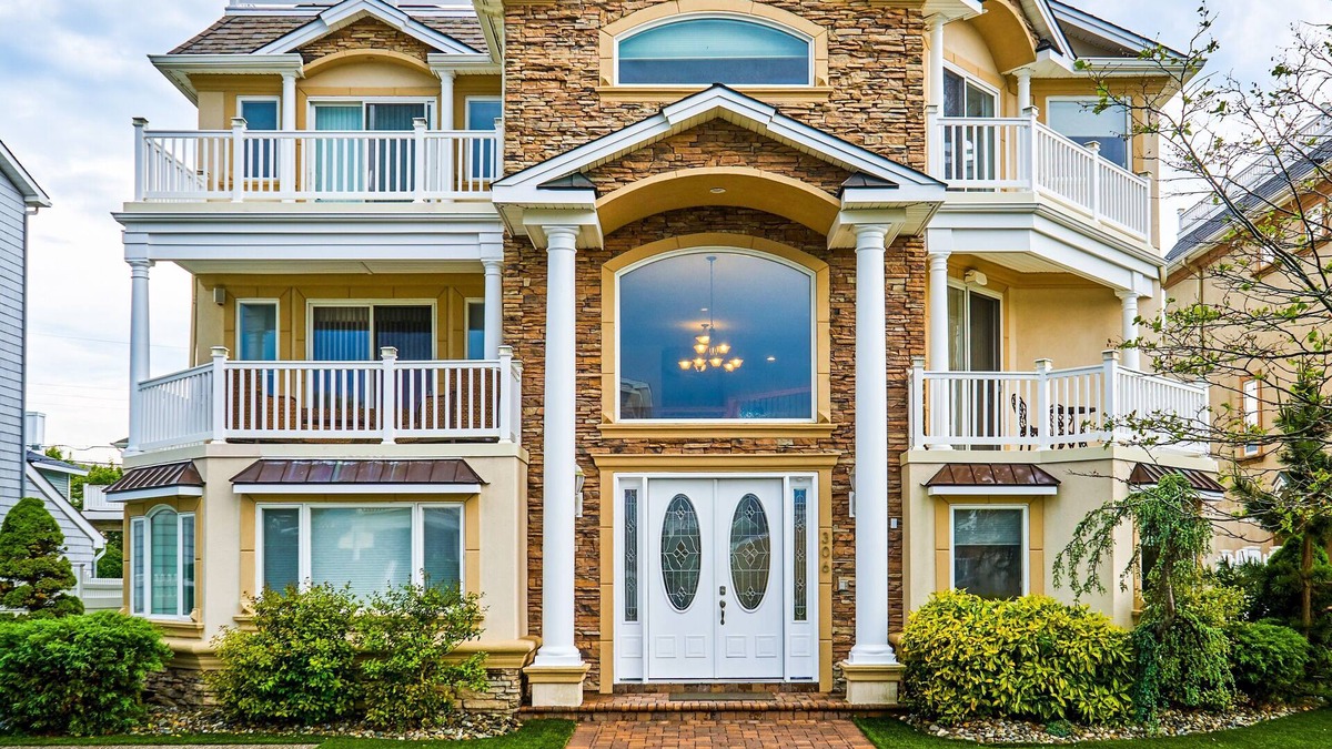 A-Zone House | Seaside Beach Mansion w/9 Bedrooms, 8 Full Baths, Pool, Elevator & Rooftop Deck.