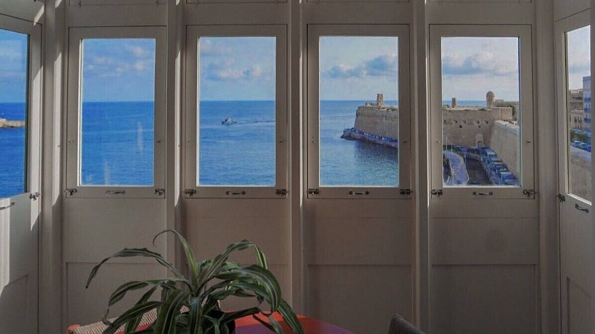 Madliena Apartment | Seaside Bliss: 2-Bedroom Penthouse, Stunning Views