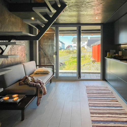 Veiholmen House | Seaside Boathouse In Veiholmen