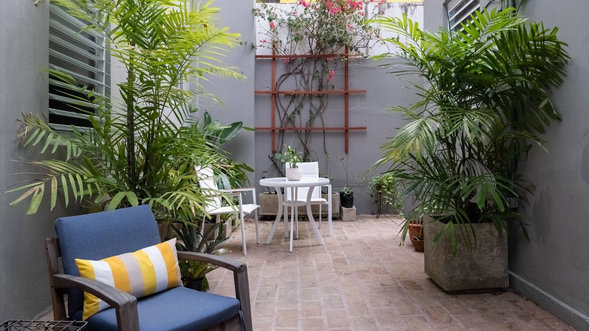 Puerta de Tierra Apartment | Seaside Caribbean Comfort: Between Beach and City