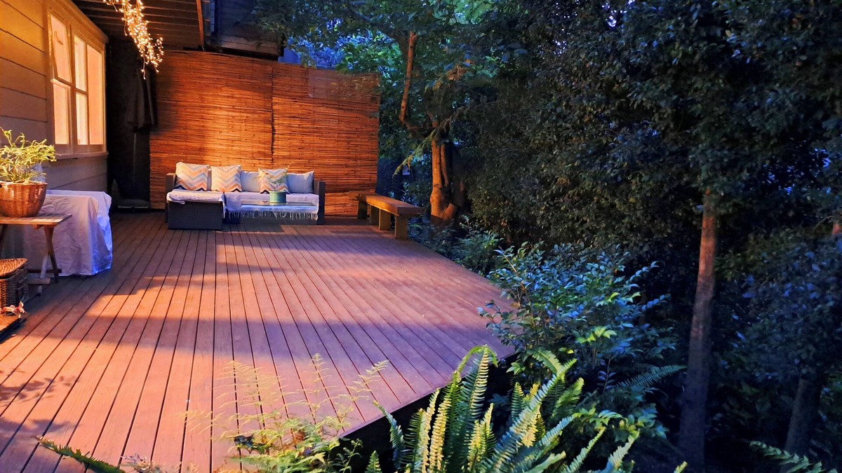 St. Heliers House | Seaside City Retreat - secluded, sunny, walk to beaches & village.