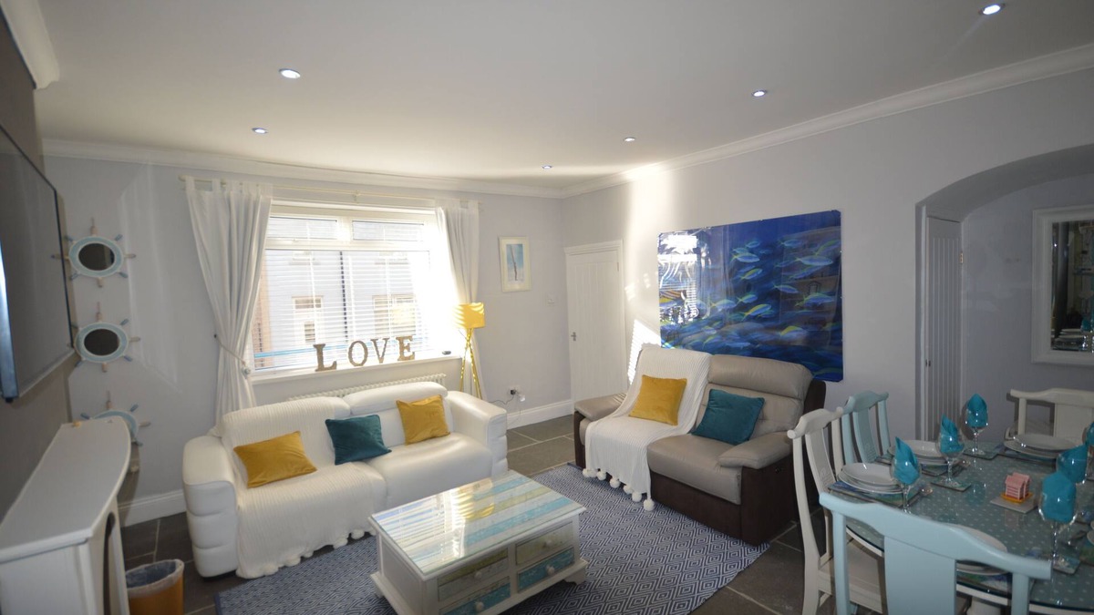Newbiggin-by-the-Sea House | SEASIDE COTTAGE WITH SEA VIEWS