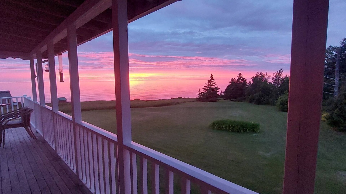 Hillsburn House | Seaside Cottage on Beautiful Bay of Fundy