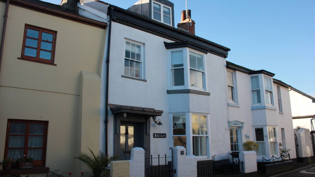 Shaldon Cottage | Seaside Cottage sleeping 6 people, Pet friendly, just 50 mtrs from waters edge