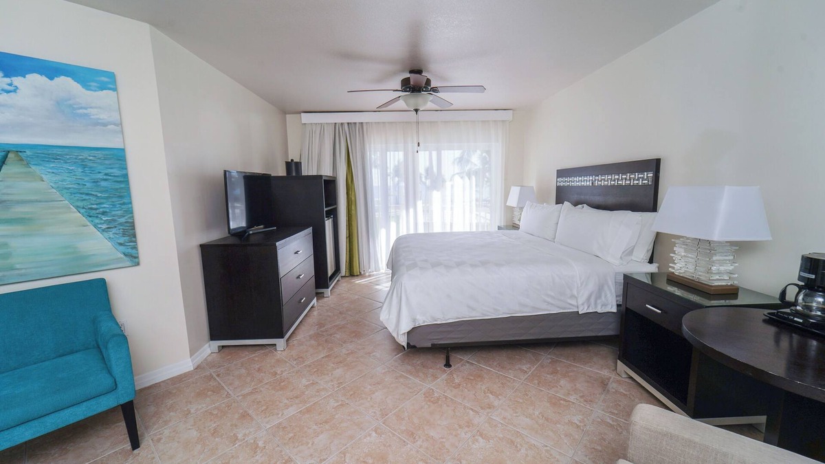 Crystal Harbour Apartment | Seaside Dream! 2 Spacious Units, Oceanfront Property, Near Camana Bay