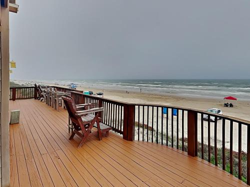 Surfside Beach House | Seaside Eden