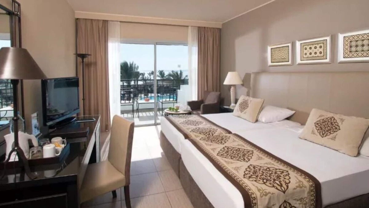 El Hadaba House | Seaside Resort w/Stunning Views, Full Spa & Family Amenities l 3 Rooms