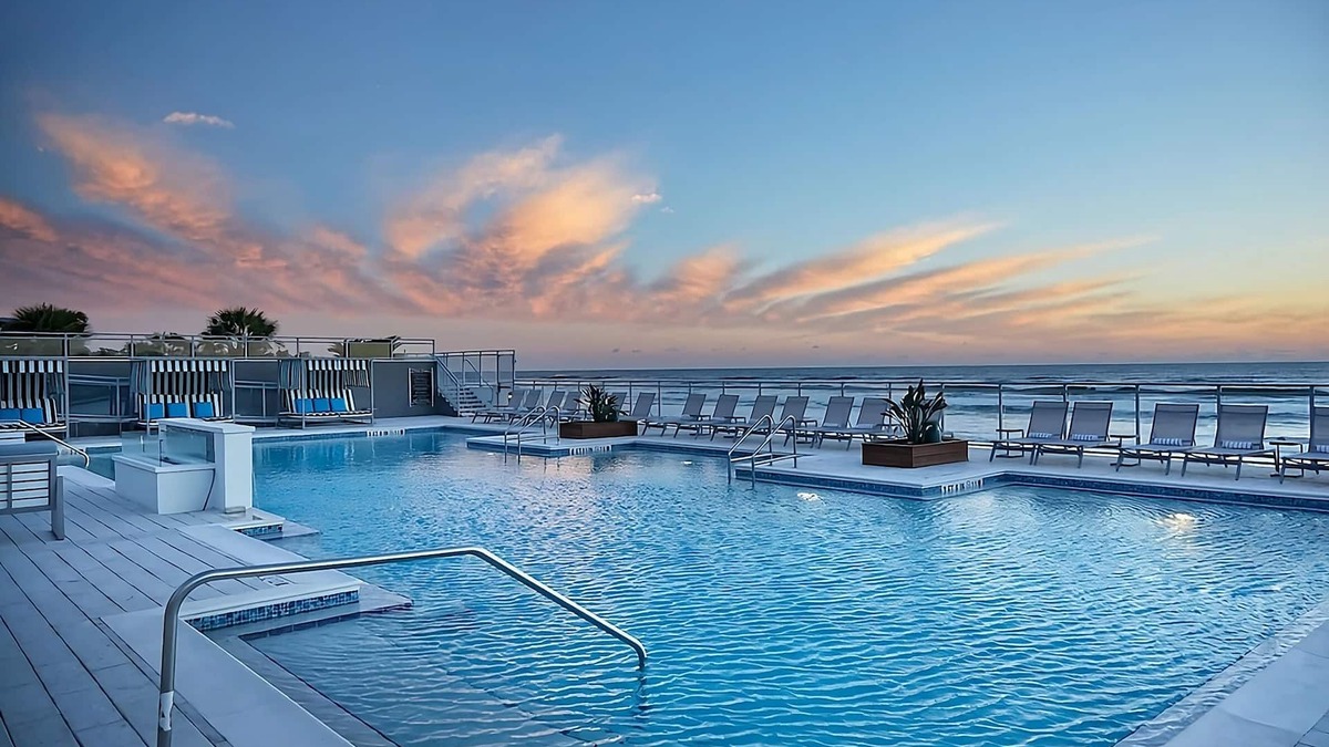 East Daytona Hotel | Seaside Escape! 2 Oceanfront View Units w/Balcony | Pets are Allowed
