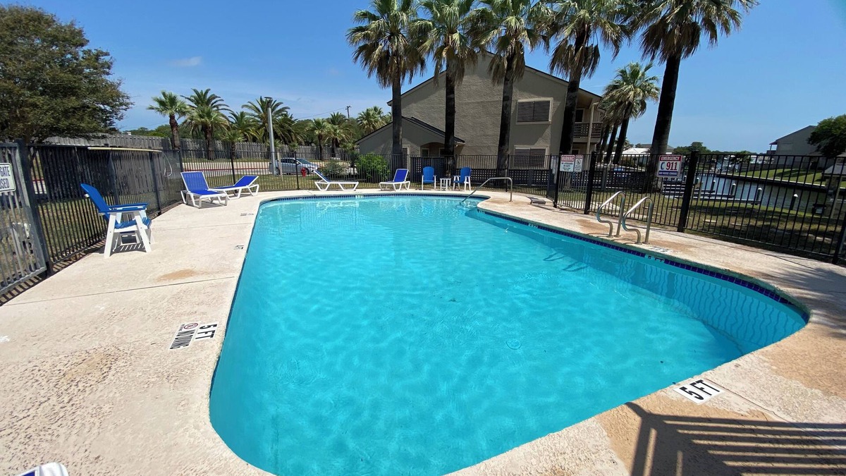Harbor Oaks House | Seaside Escape - Boat Slip and Water View Canal Side Bayhouse Condo!