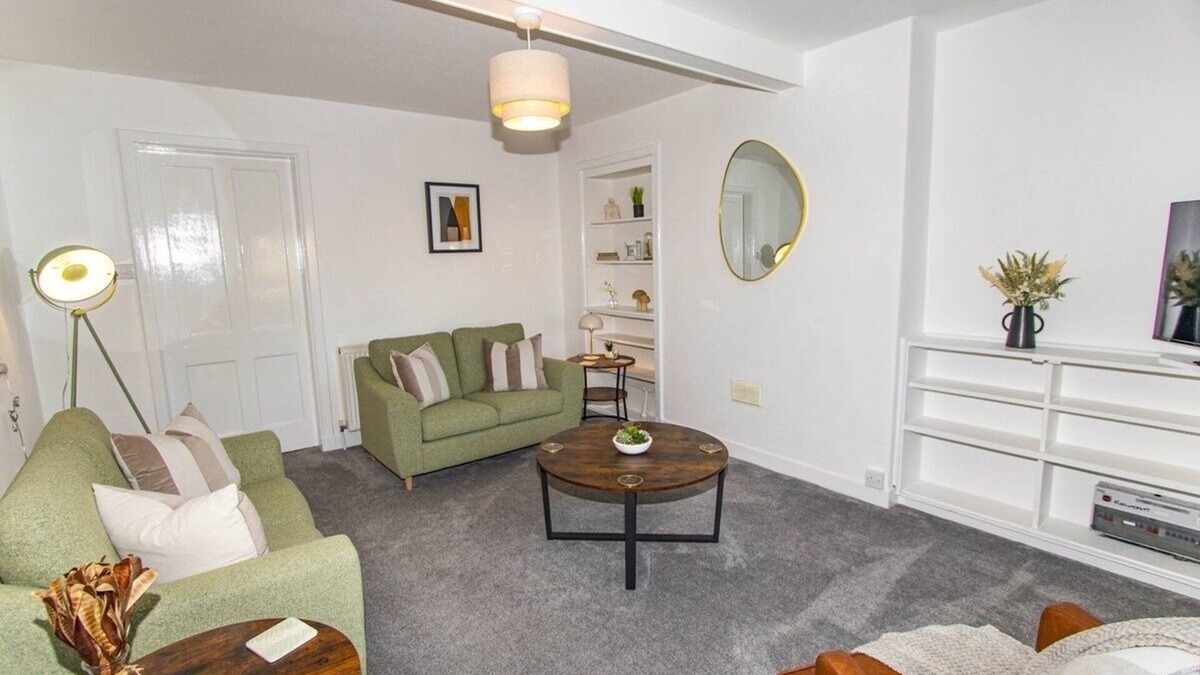 Thurso House | Seaside Escape: Charming 2- Bed in Thurso