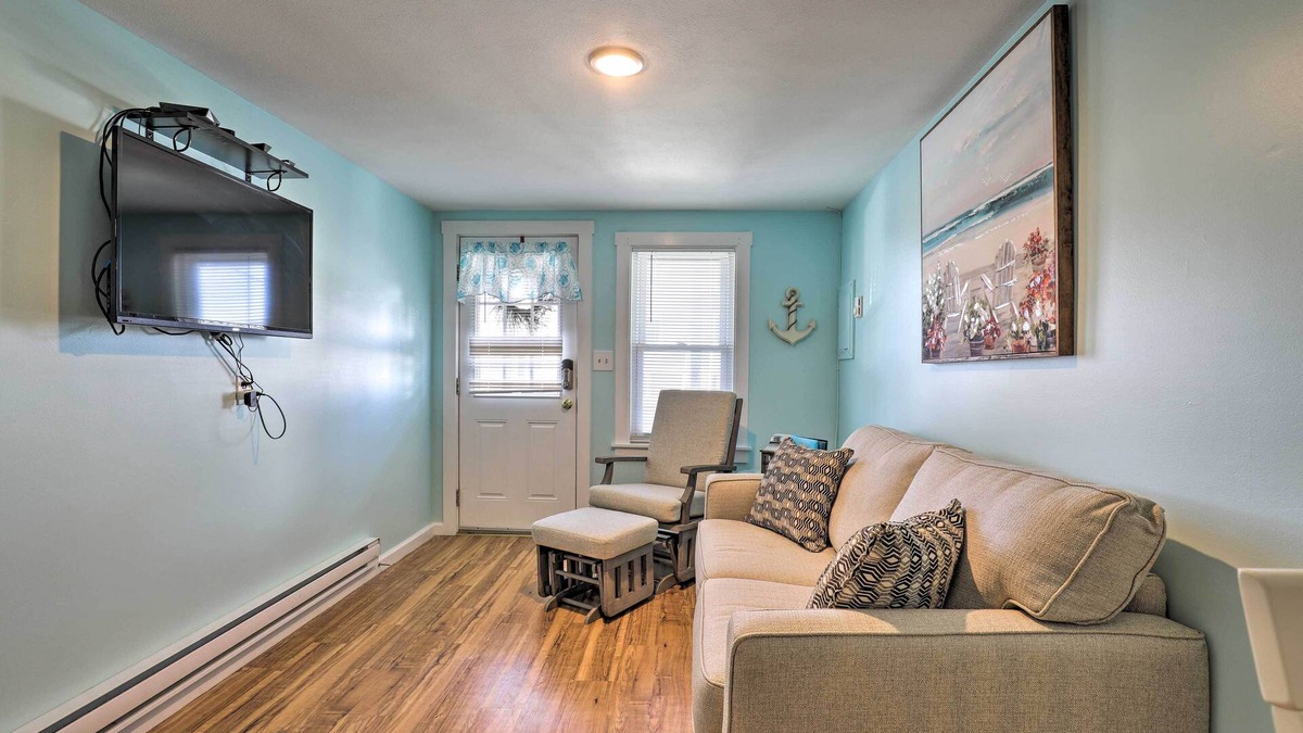 Salisbury Beach Condo | Seaside Escape w/Porch + Direct Beach Access
