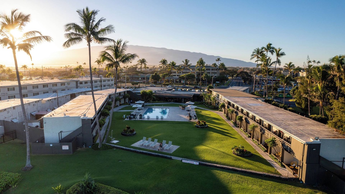 Kahului Hotel | Seaside Escape with Outdoor Pool, Pet-friendly, Convenient Location | 2 Units