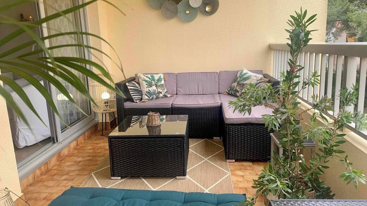 Saint-Mandrier-sur-Mer Apartment | Seaside terrace apartment