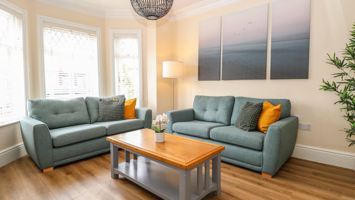 Gorleston-on-Sea Cottage | SEASIDE HOUSE, pet friendly, with a garden in Gorleston-On-Sea