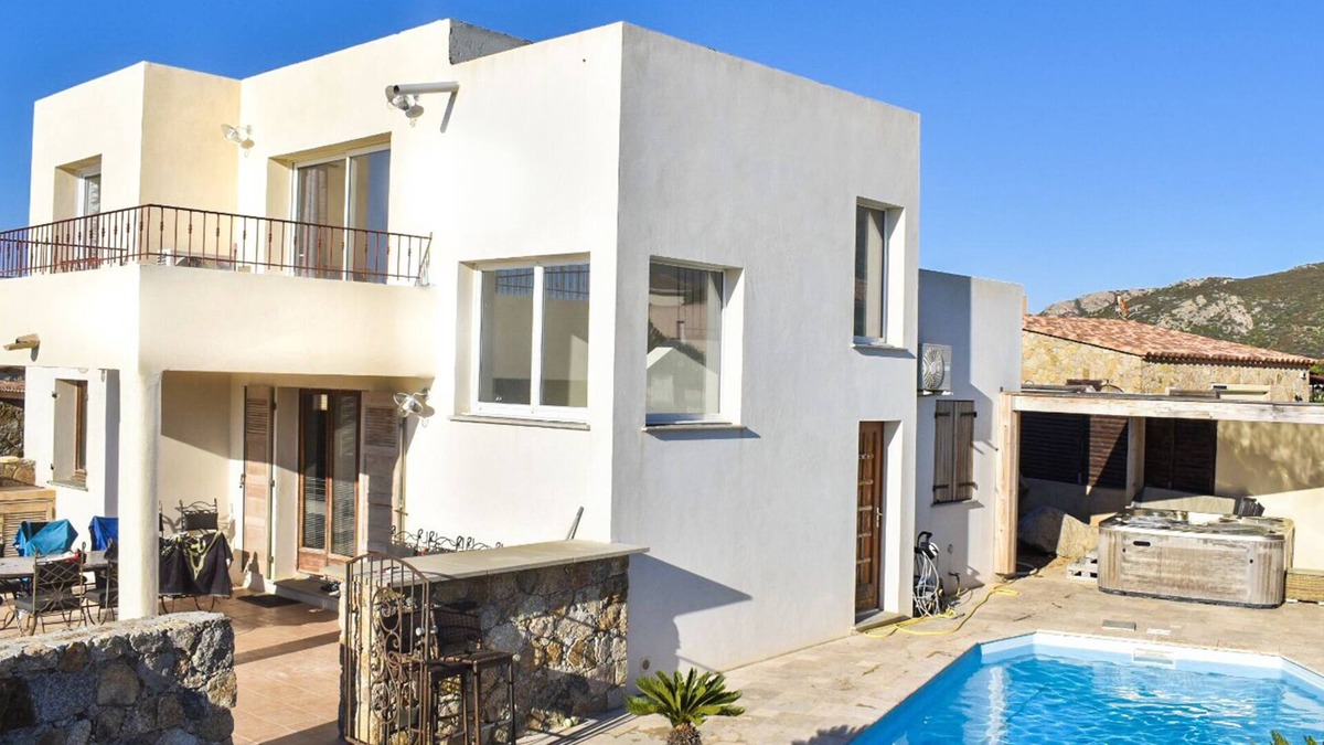 Marine de Saint Ambroggio House | SEASIDE HOUSE WITH SWIMMING POOL IN SANT AMBROGGIO MARINA
