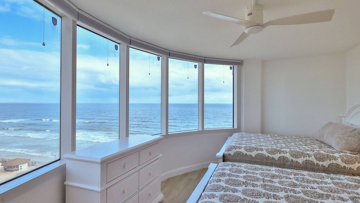Daytona Beach Shores Condo | SEASIDE PARADISE Awesome Beach 2BR Condo, Oceanview, Pool, PeckPlaza 11NW