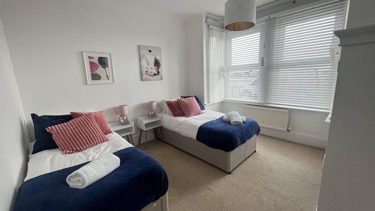 Southwick Apartment | Seaside Retreat in Shoreham with sauna & spa hire