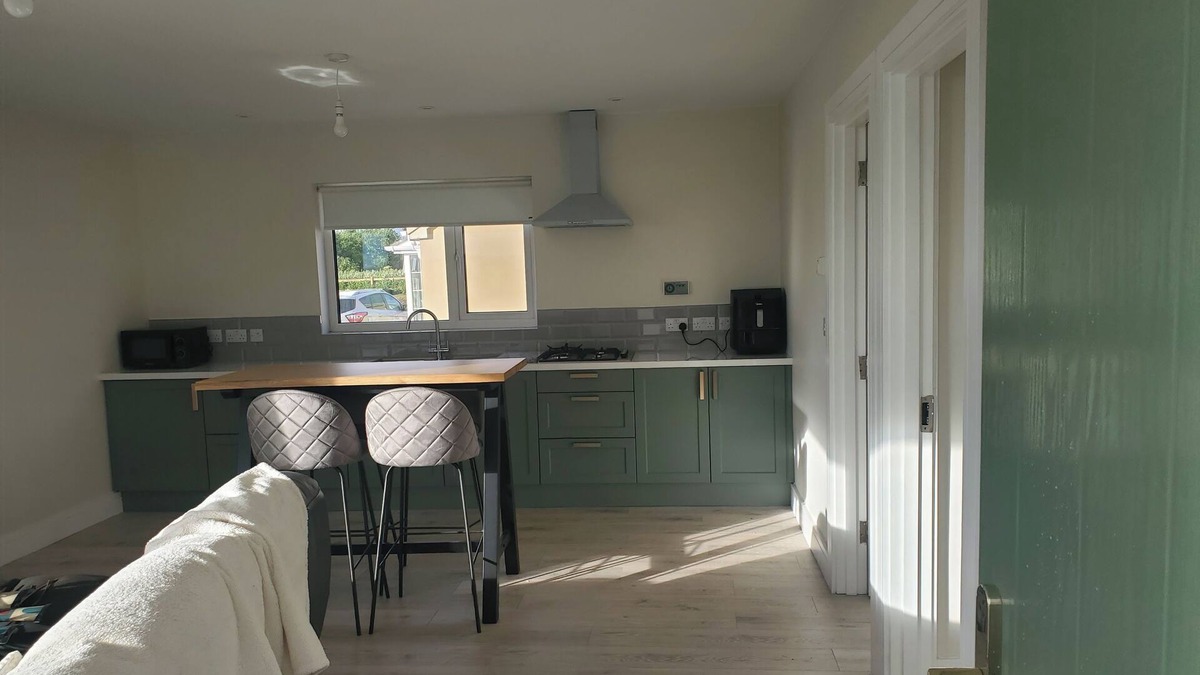 Portmagee Apartment | Seaside Retreat-2 Bed-Sleeps 4-Parking-Pets