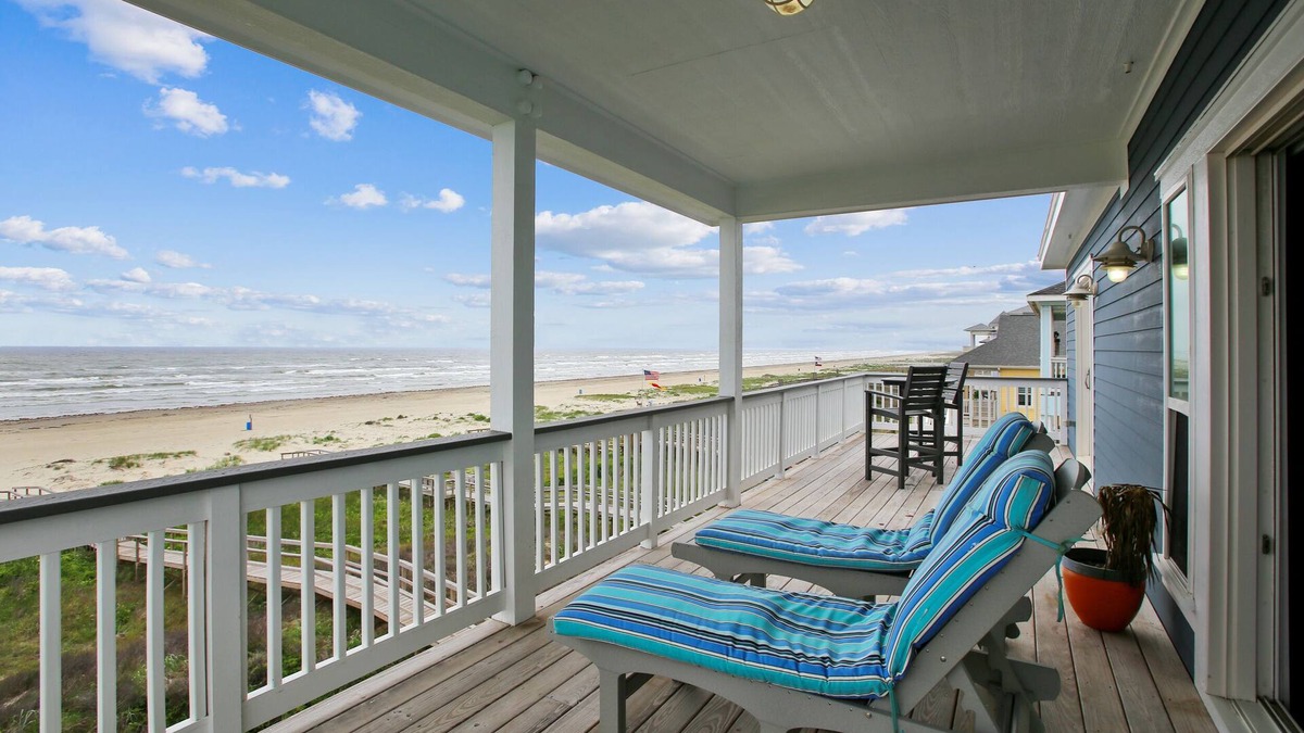 Miramar House | Seaside Sanctuary | Pet Friendly, Beach Front!