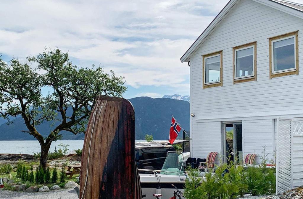 Kvam House | Seaside Serenity in Hardangerfjord-By Traum