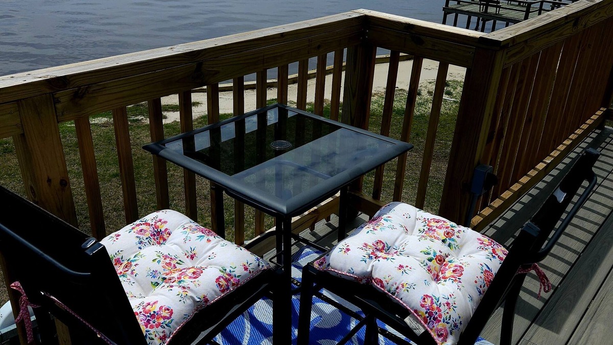 Edenton Apartment | Seaside Serenity on the Sound