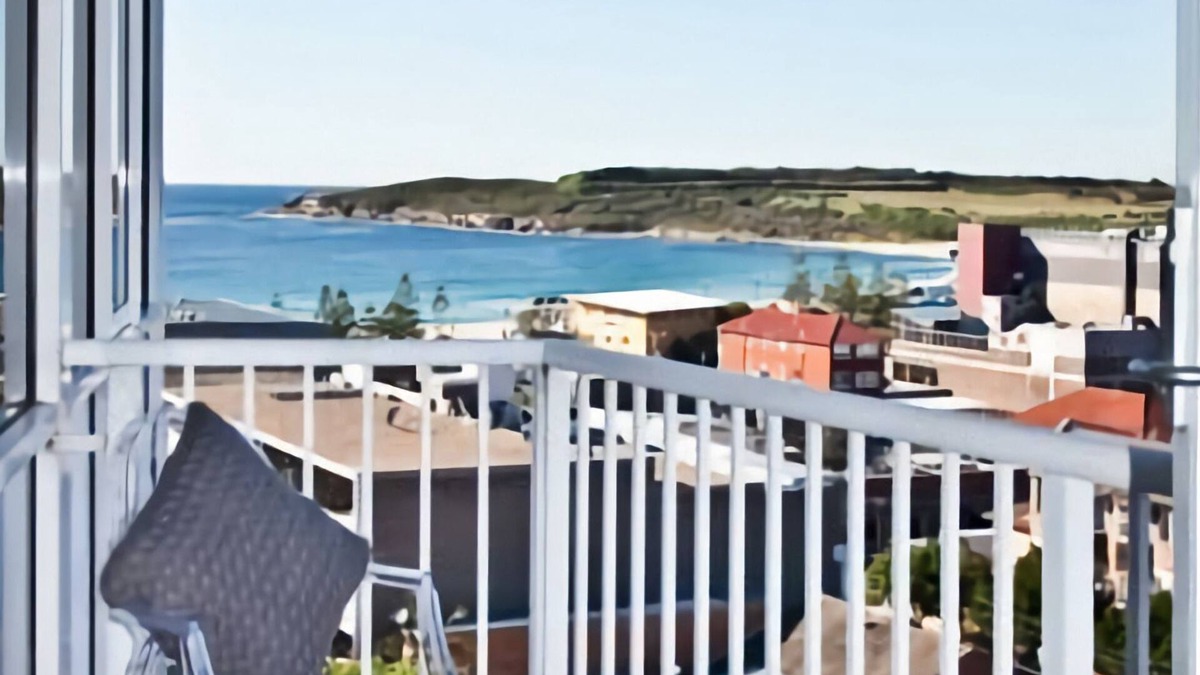 Maroubra Apartment | Seaside Serenity Stunning Beach Views in Maroubra