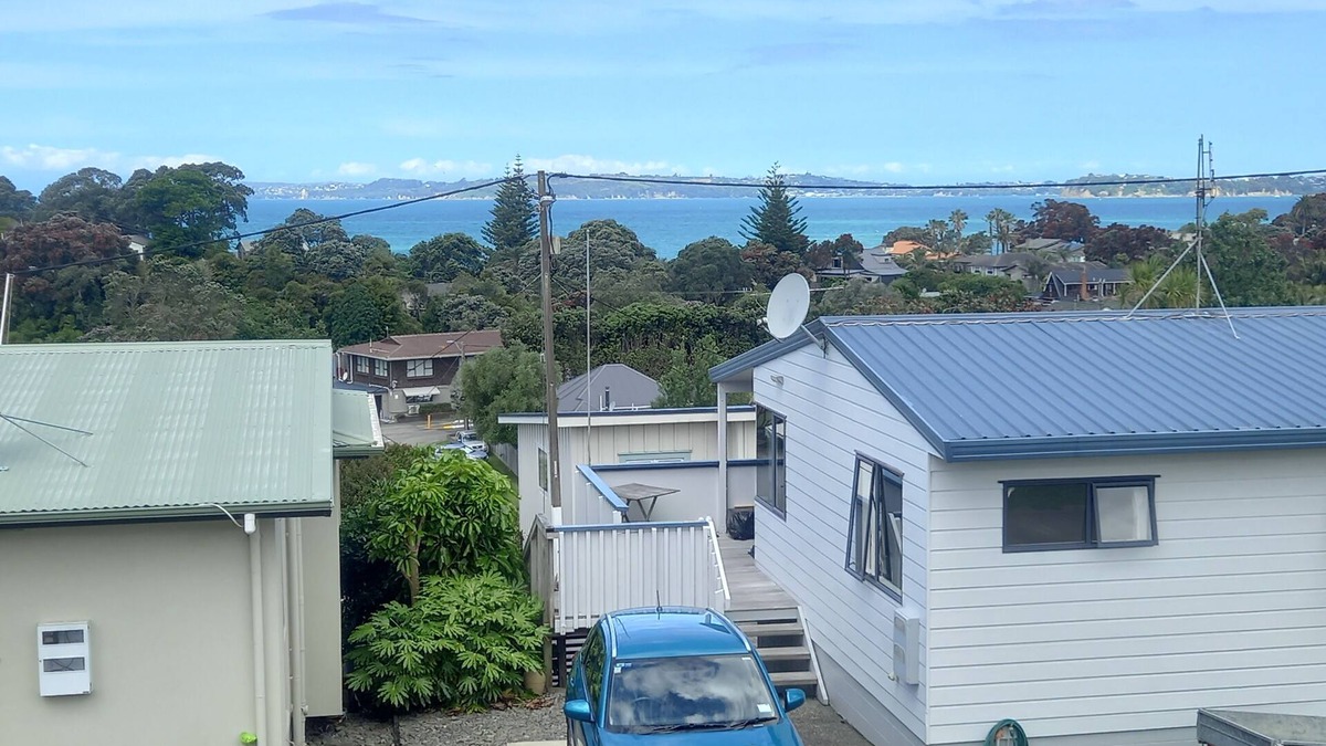 Mahurangi West Apartment | Seaside simplicity in an Ocean-side campground. Morning sun deck. Great views.