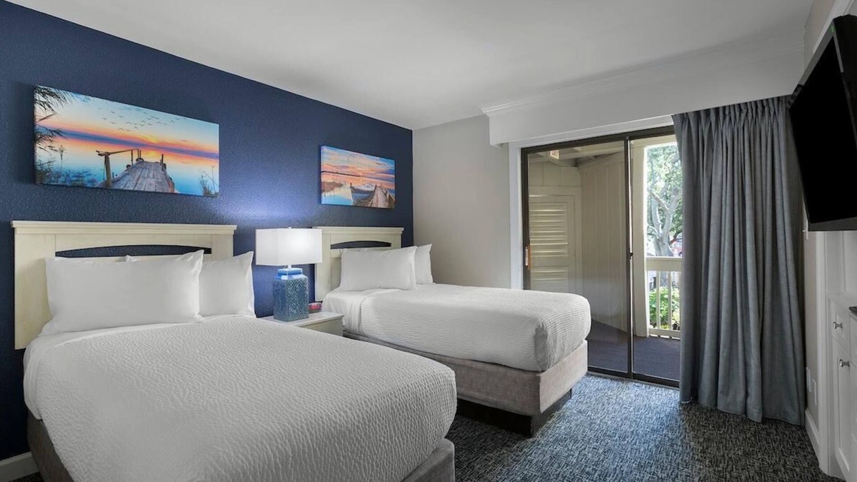 Golden Mile Condo | Seaside Splendor: Fully Remodeled 2BR Resort View