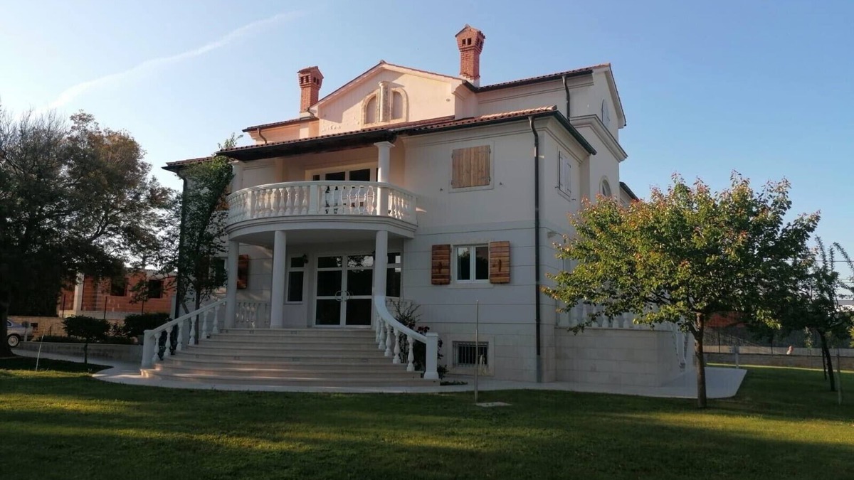 Liznjan Villa | Seaside villa with 1700 m2 of private garden