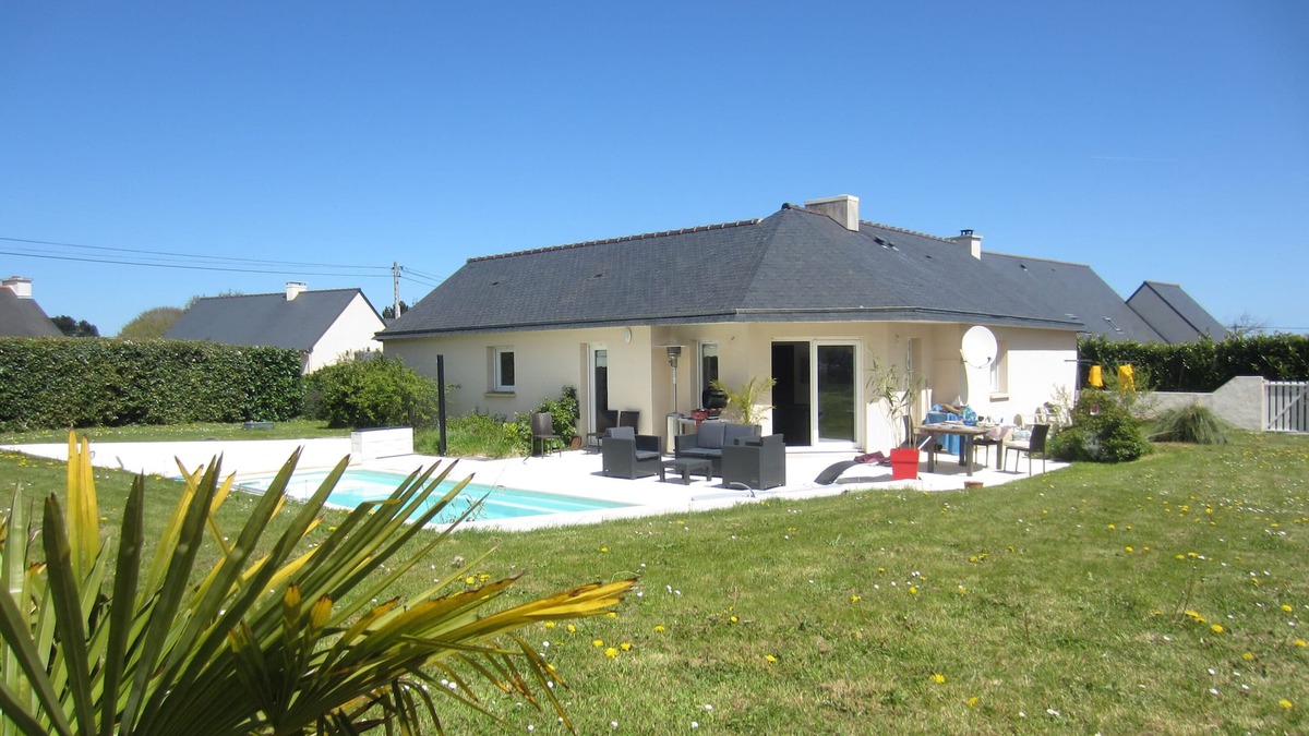 Plouha Villa | Seaside villa with heated swimming pool, beach 15 minutes walk away, very quiet.