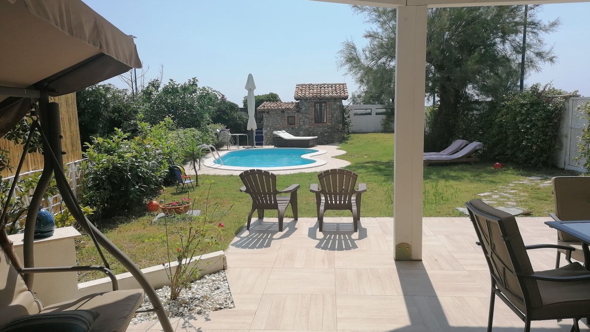 Acquappesa Villa | Seaside villa with private pool and large garden with outdoor shower