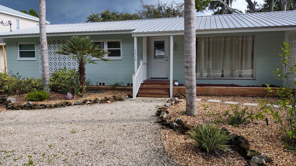 Woodland Estates House | Seasonal Canal Front/Crystal River (3 Mo - 6 mo) 3 Bed/2 Bath 407-401-4684