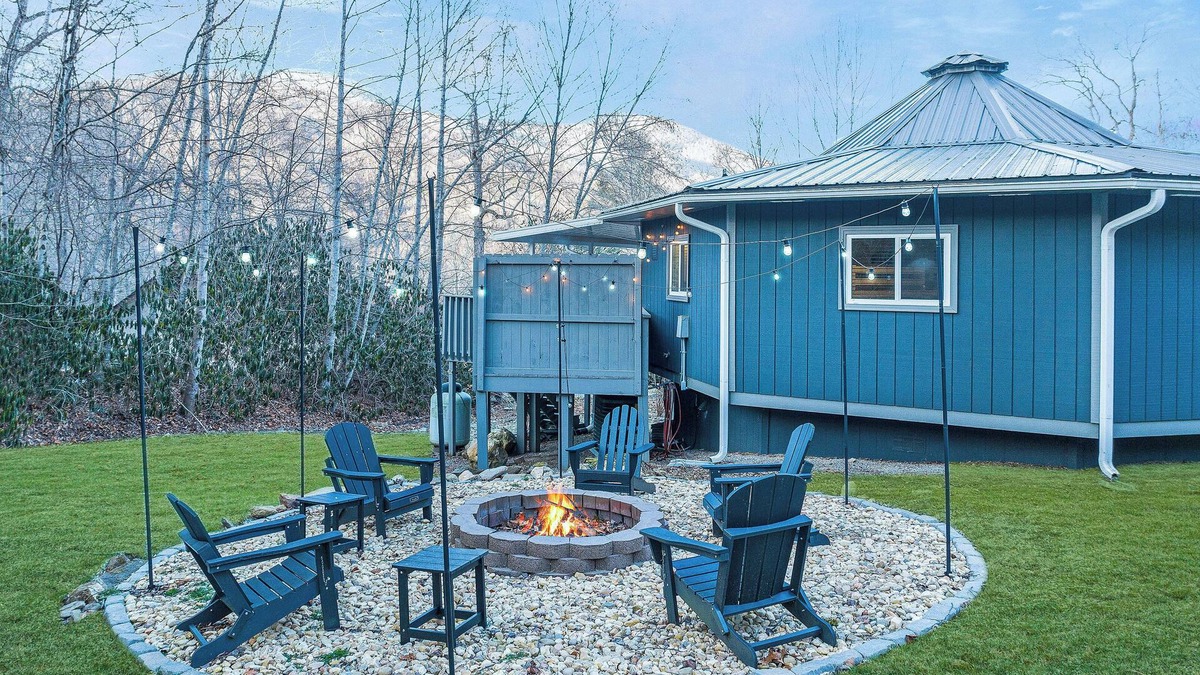 Maggie Valley Cottage | Seasonal Mountain View! Hot Tub, Fire Pit, Arcade, Foosball, Wifi, Dogs OK!