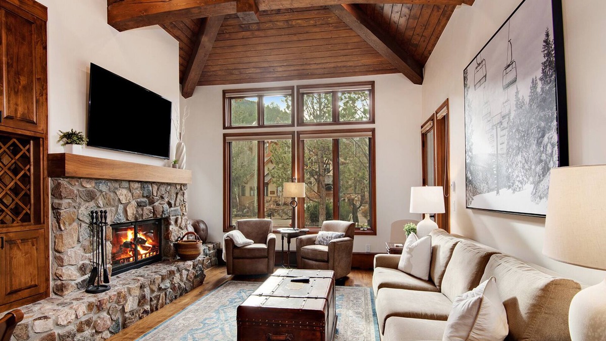 Edwards Condo | Seasons Lodge 206 | 2BR Arrowhead Condo w/summer AC, Pool, Hot Tub and Walk-to-