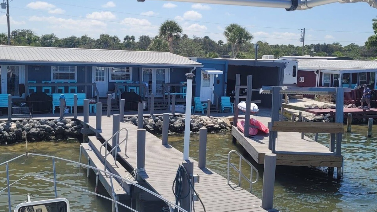 Oak Hill Cabin | SEATROUT- Waterfront Full Efficiency Cabin