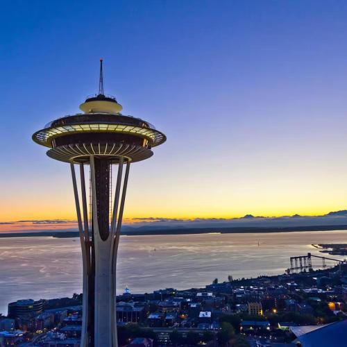 West Queen Anne Hotel | Seattle Luxury 4-Suite Retreat